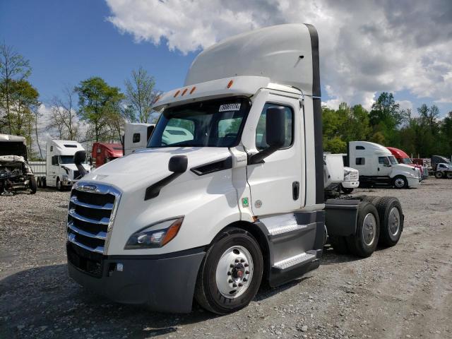Lot #2473455092 2021 FREIGHTLINER CASCADIA 1 salvage car