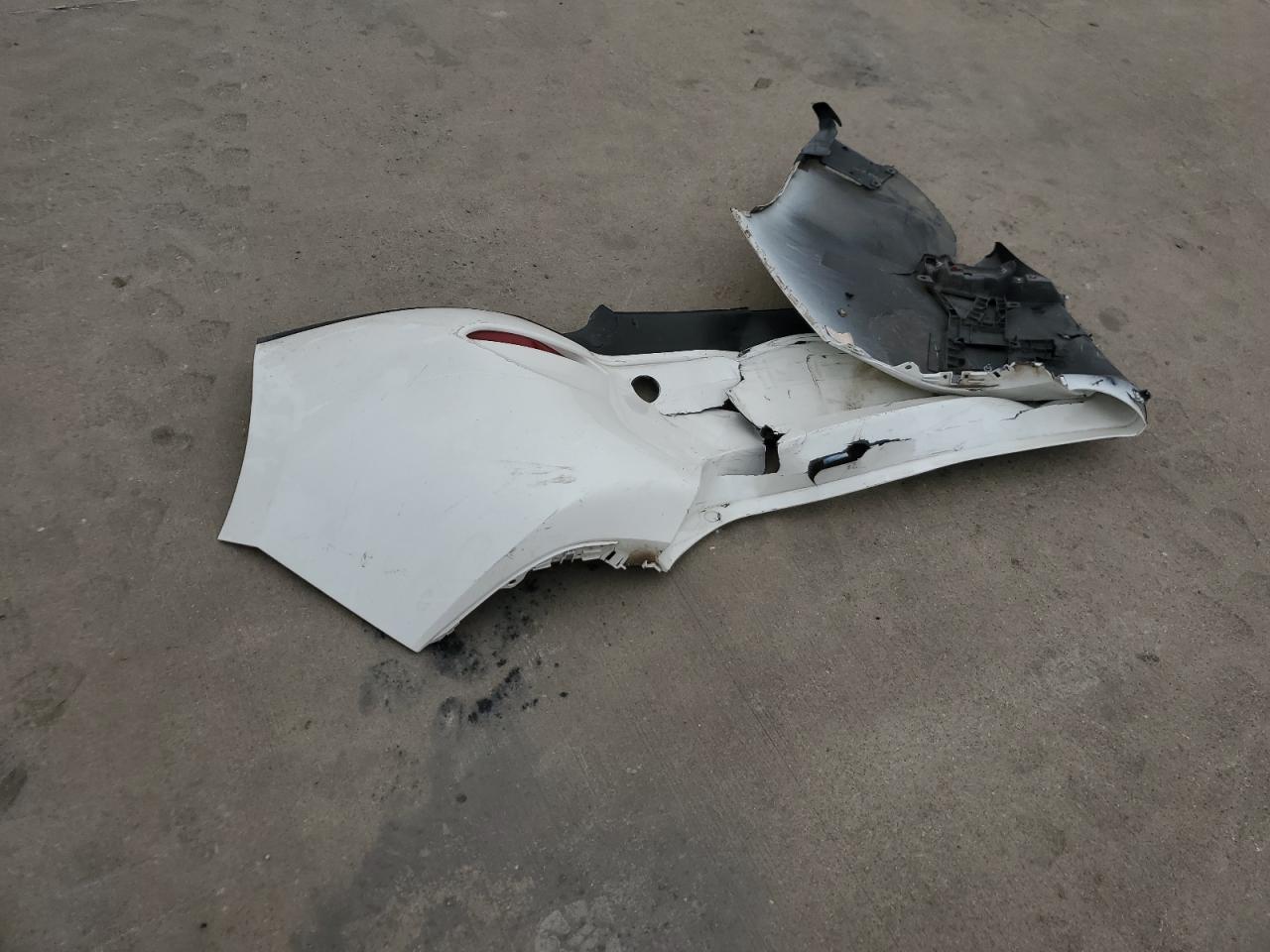 JM1BPBEMXK1139481 2019 Mazda 3 Premium