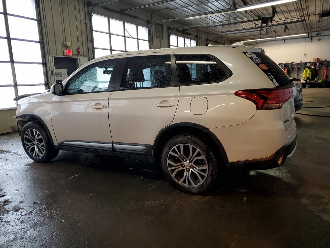 JA4AZ3A37HZ035852 2017 Mitsubishi Outlander Se