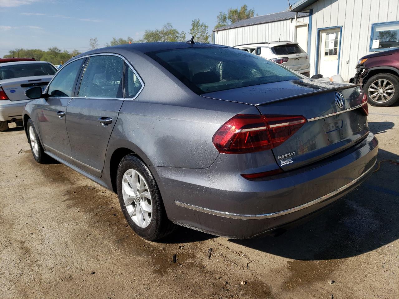 1VWAT7A31HC082695 2017 Volkswagen Passat S