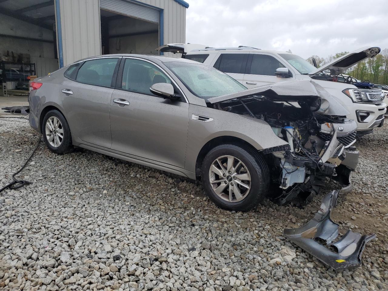 2018 Kia Optima Lx vin: 5XXGT4L33JG197376