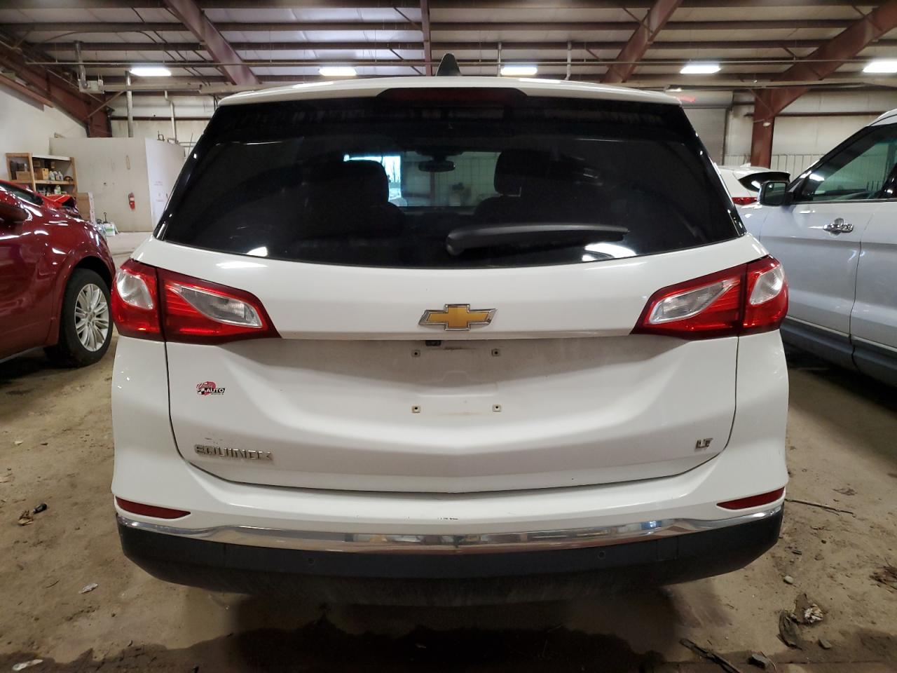 3GNAXJEV8JL103575 2018 Chevrolet Equinox Lt