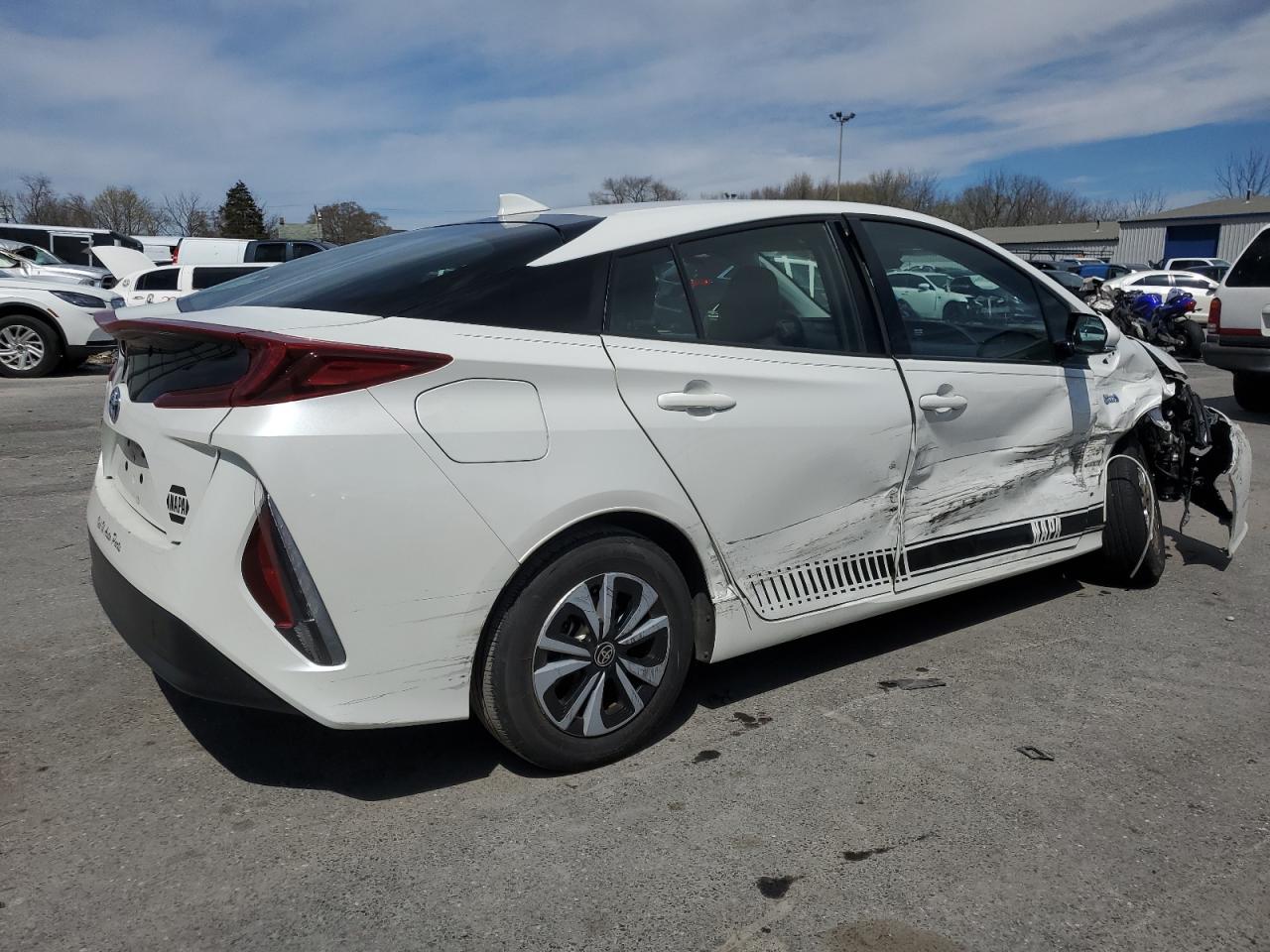 JTDKARFP8J3088374 2018 Toyota Prius Prime