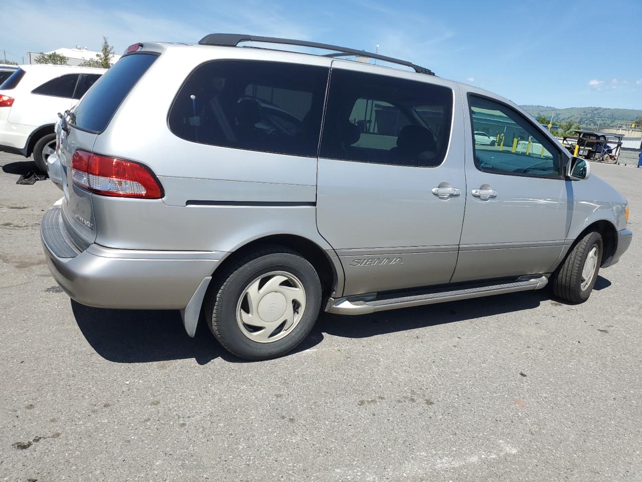 4T3ZF13CX2U466714 2002 Toyota Sienna Le