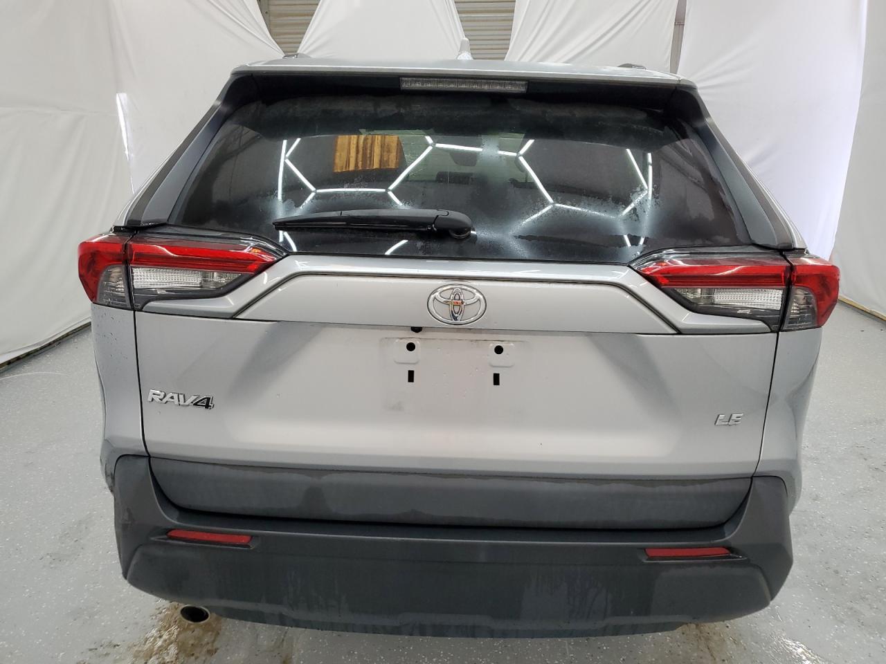 VIN: 2T3H1RFV4MC100791 2021 TOYOTA RAV4