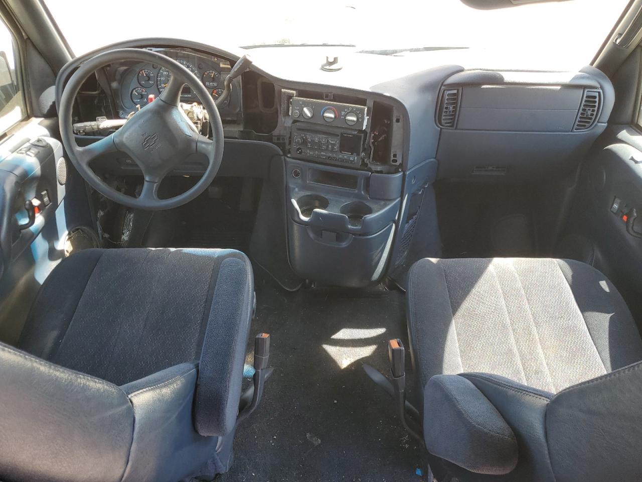 1GNEL19W7YB191093 2000 Chevrolet Astro