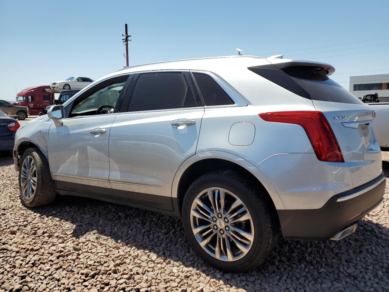 1GYKNBRS7HZ171386 2017 Cadillac Xt5 Luxury