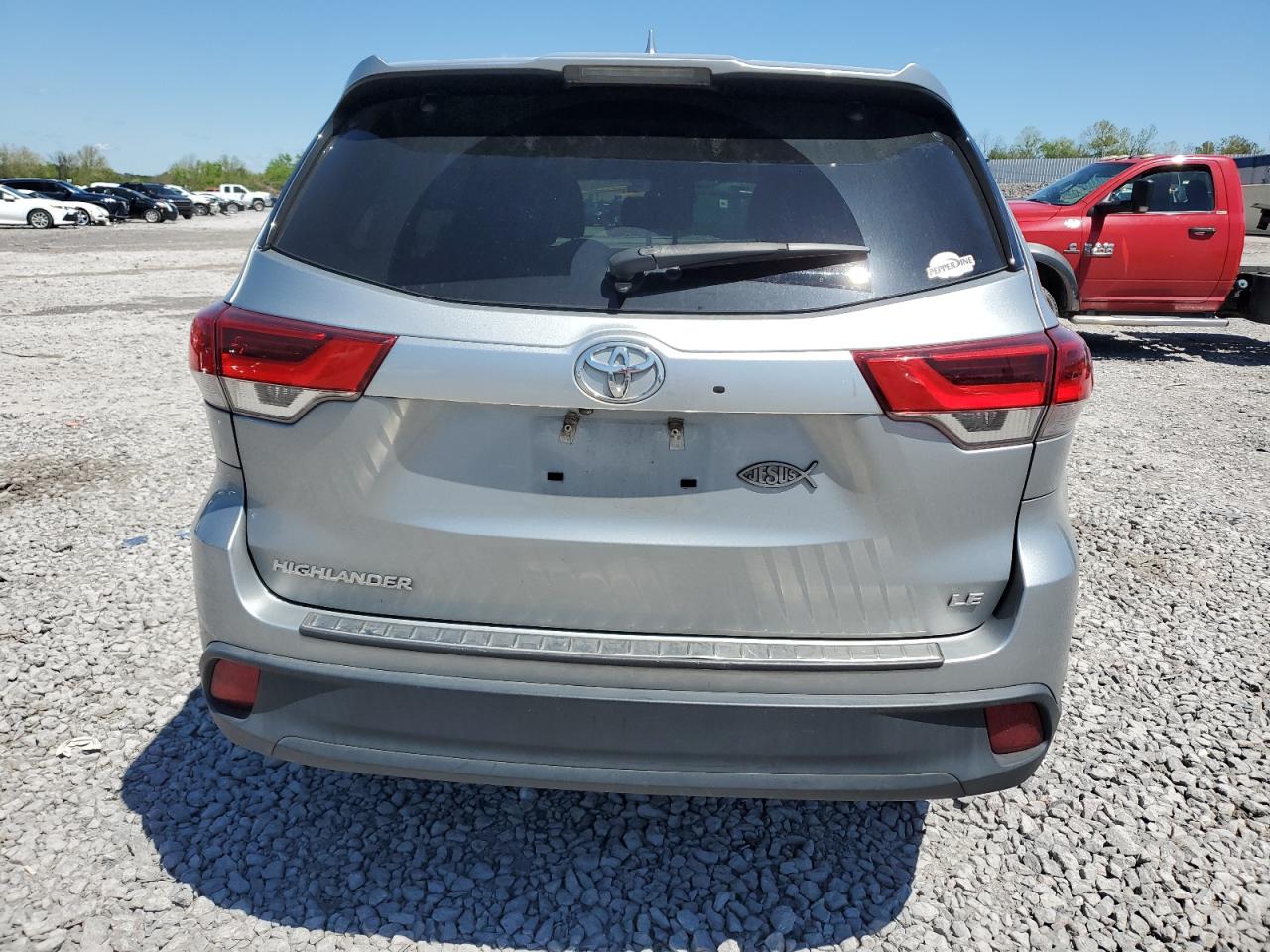 5TDZZRFH1HS208038 2017 Toyota Highlander Le