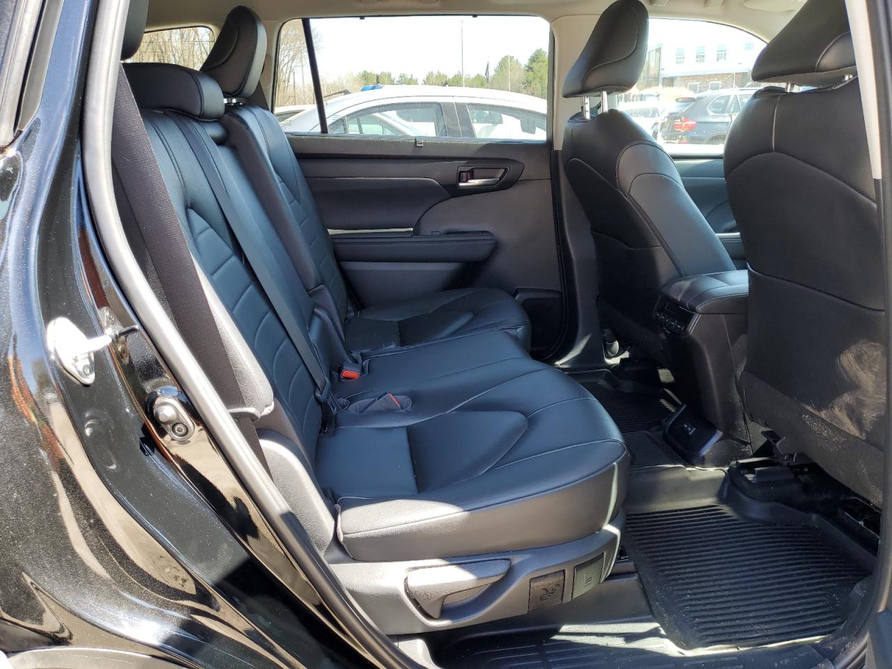 5TDKDRBH7PS522300 2023 Toyota Highlander L