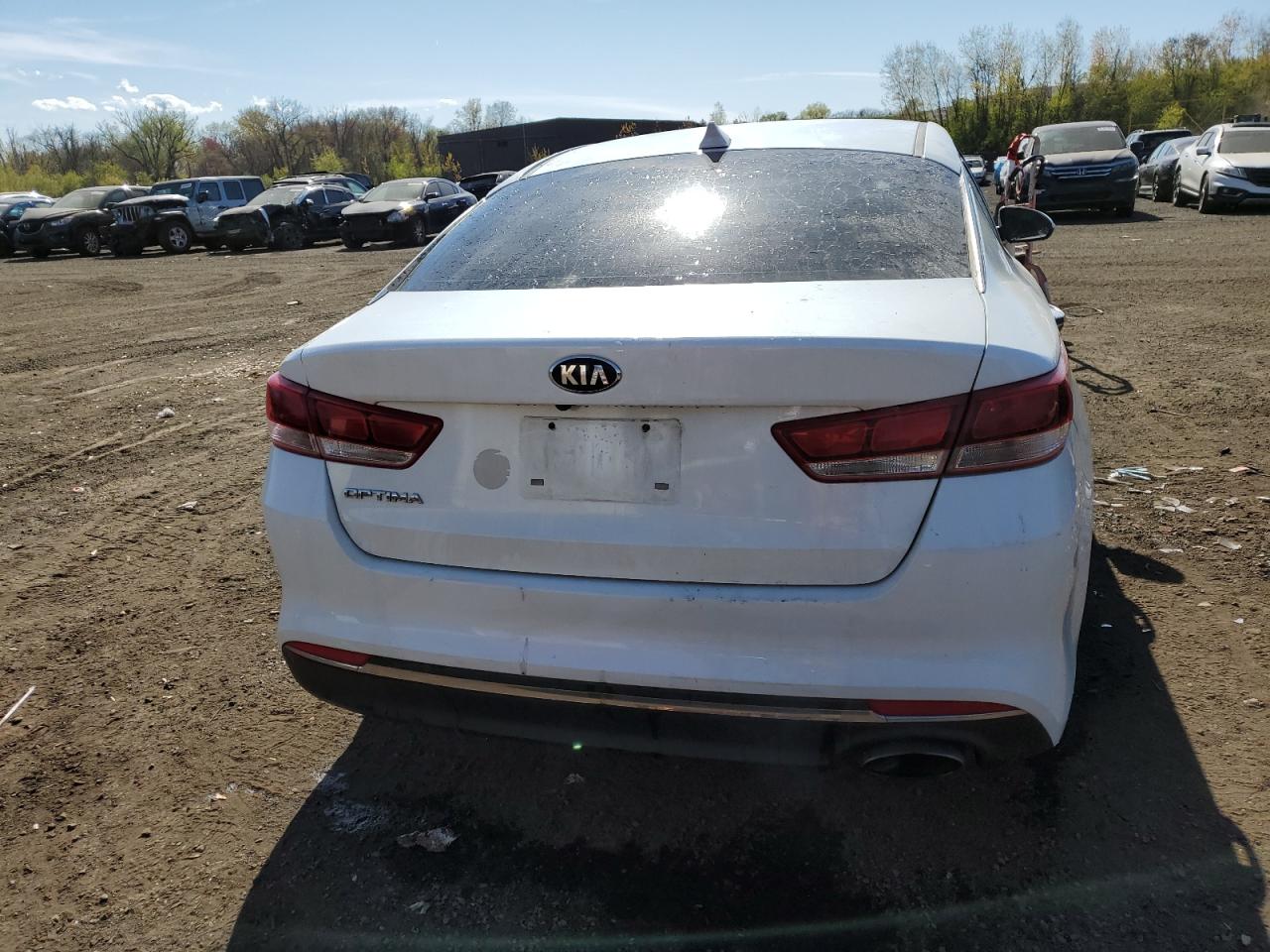 2017 Kia Optima Lx vin: 5XXGT4L3XHG130915