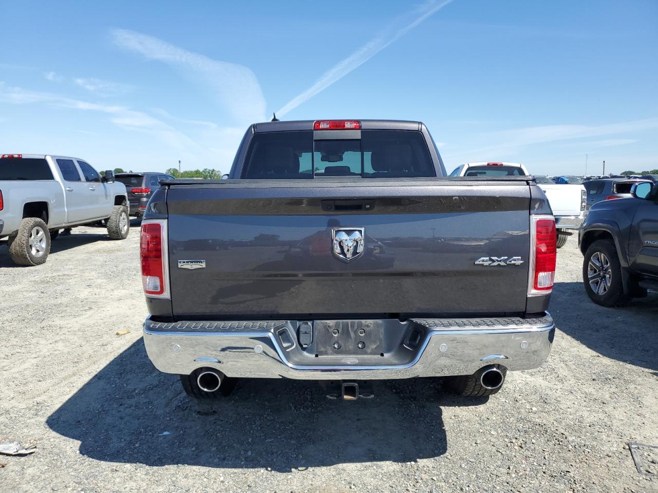 1C6RR7NM9JS338690 2018 Ram 1500 Laramie