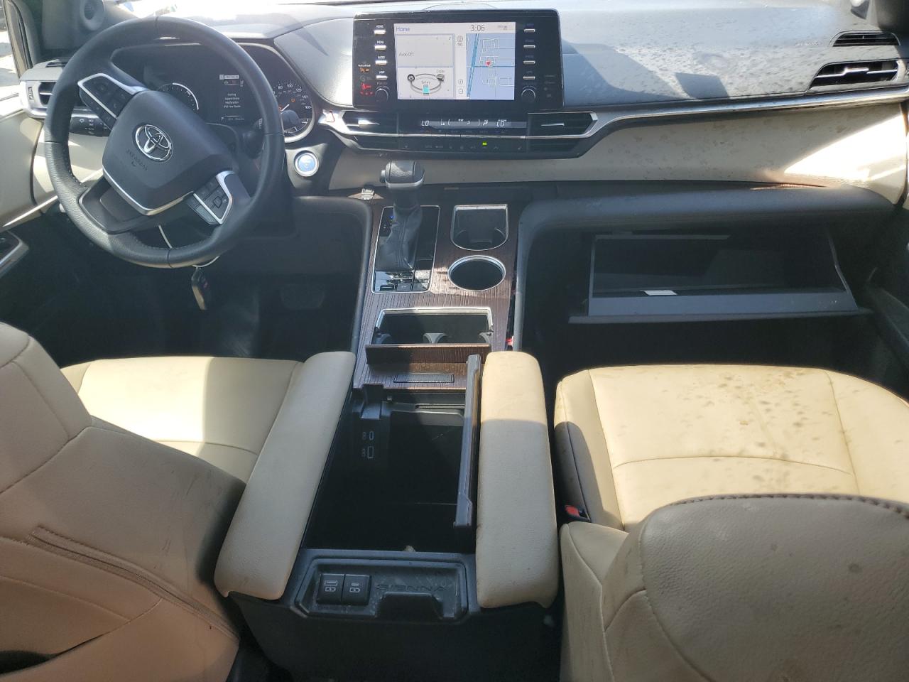 5TDJRKEC1MS044875 2021 Toyota Sienna Xle