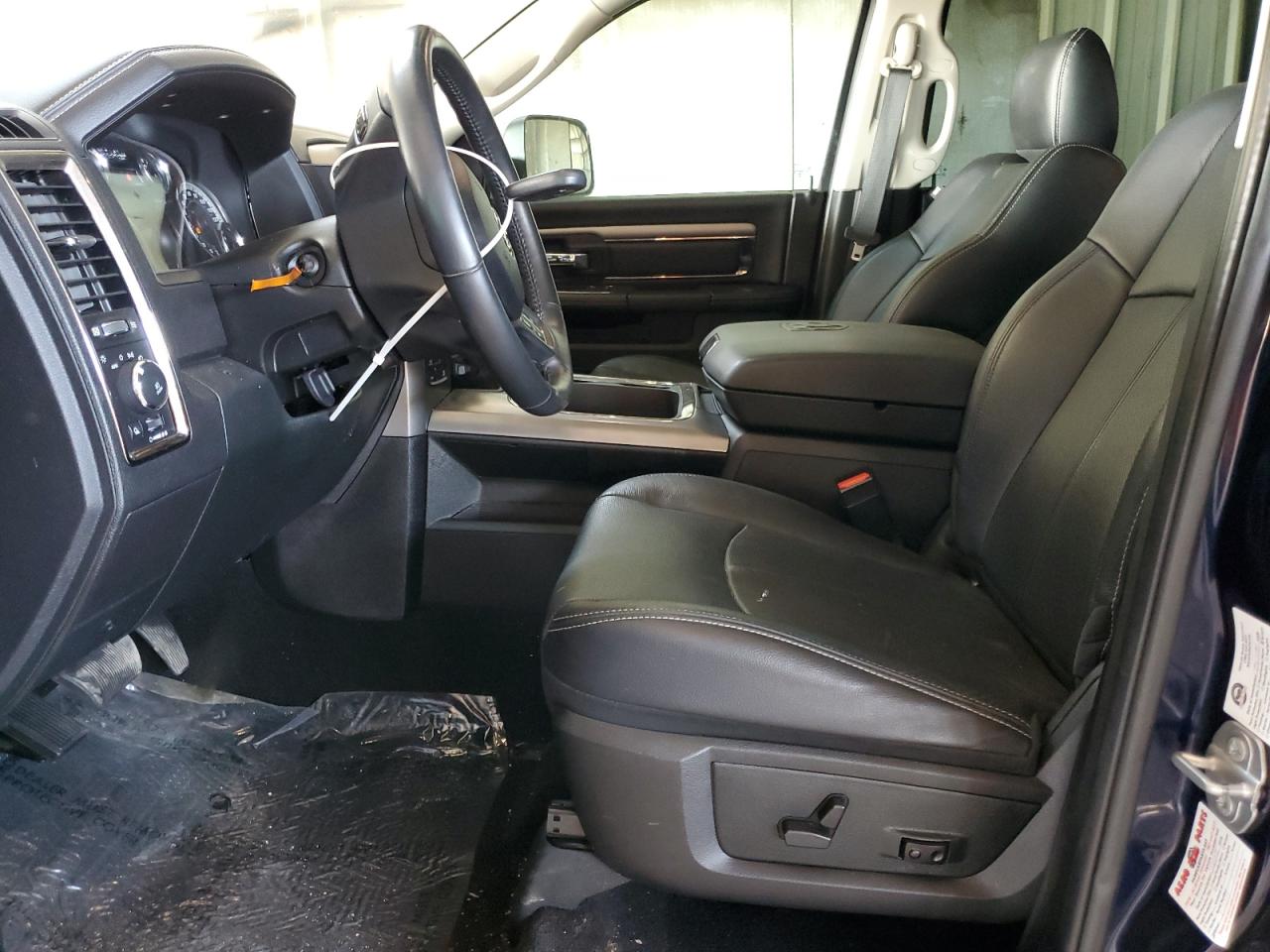 1C6RR7MTXJS154545 2018 Ram 1500 Sport