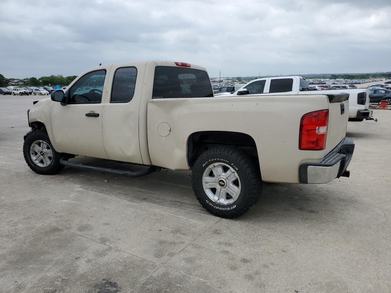 1GCSKSE32AZ206743 2010 Chevrolet Silverado K1500 Lt