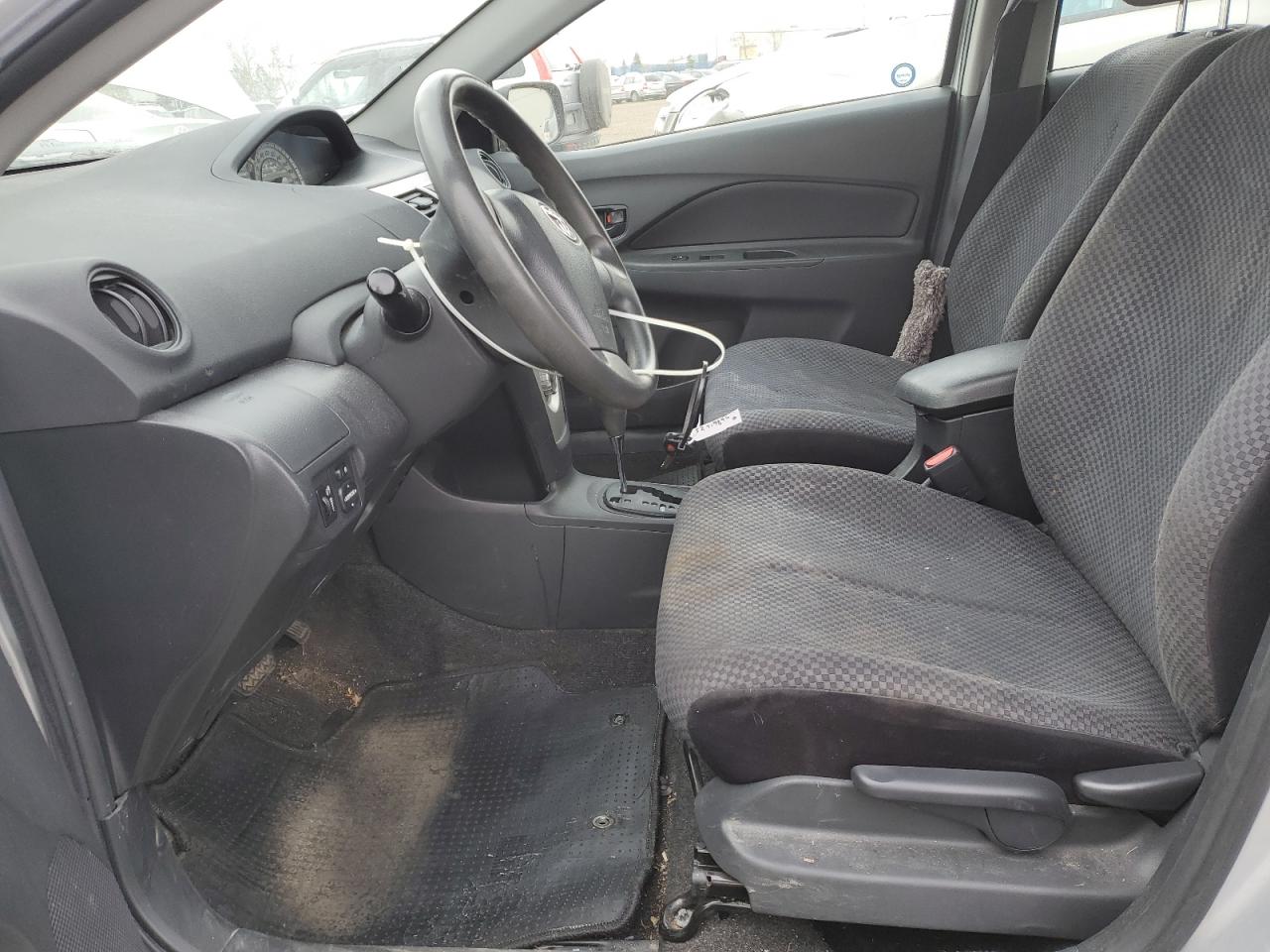 JTDBT923881210864 2008 Toyota Yaris