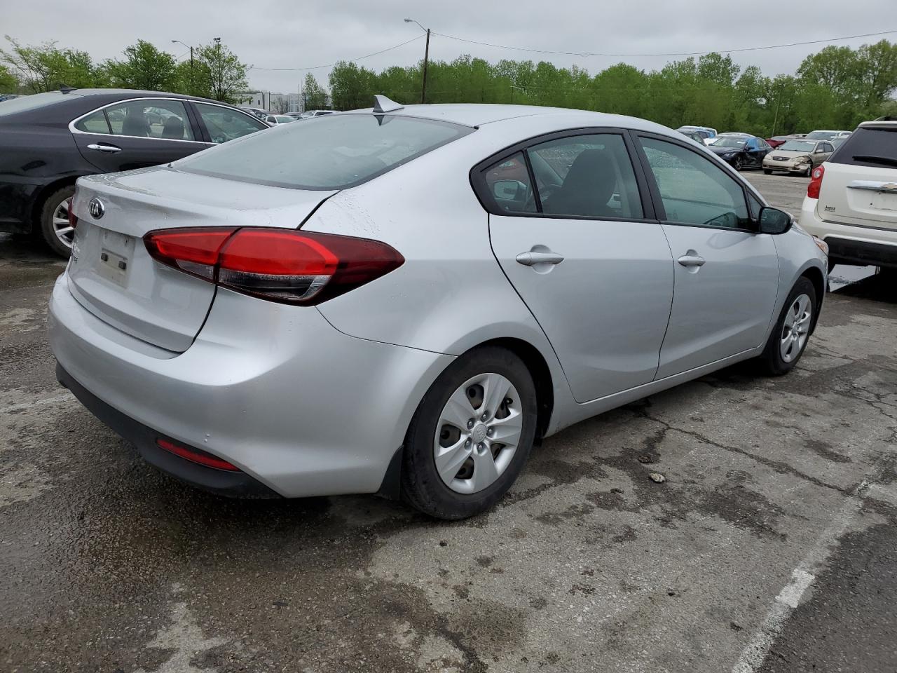 3KPFK4A76HE133260 2017 Kia Forte Lx