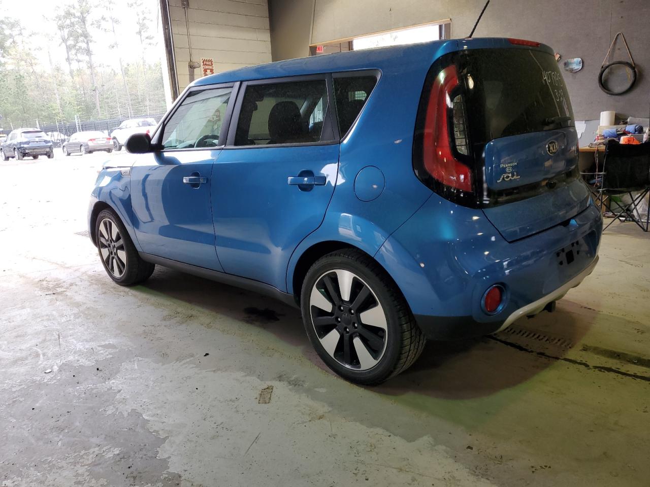 KNDJP3A51H7500814 2017 Kia Soul +