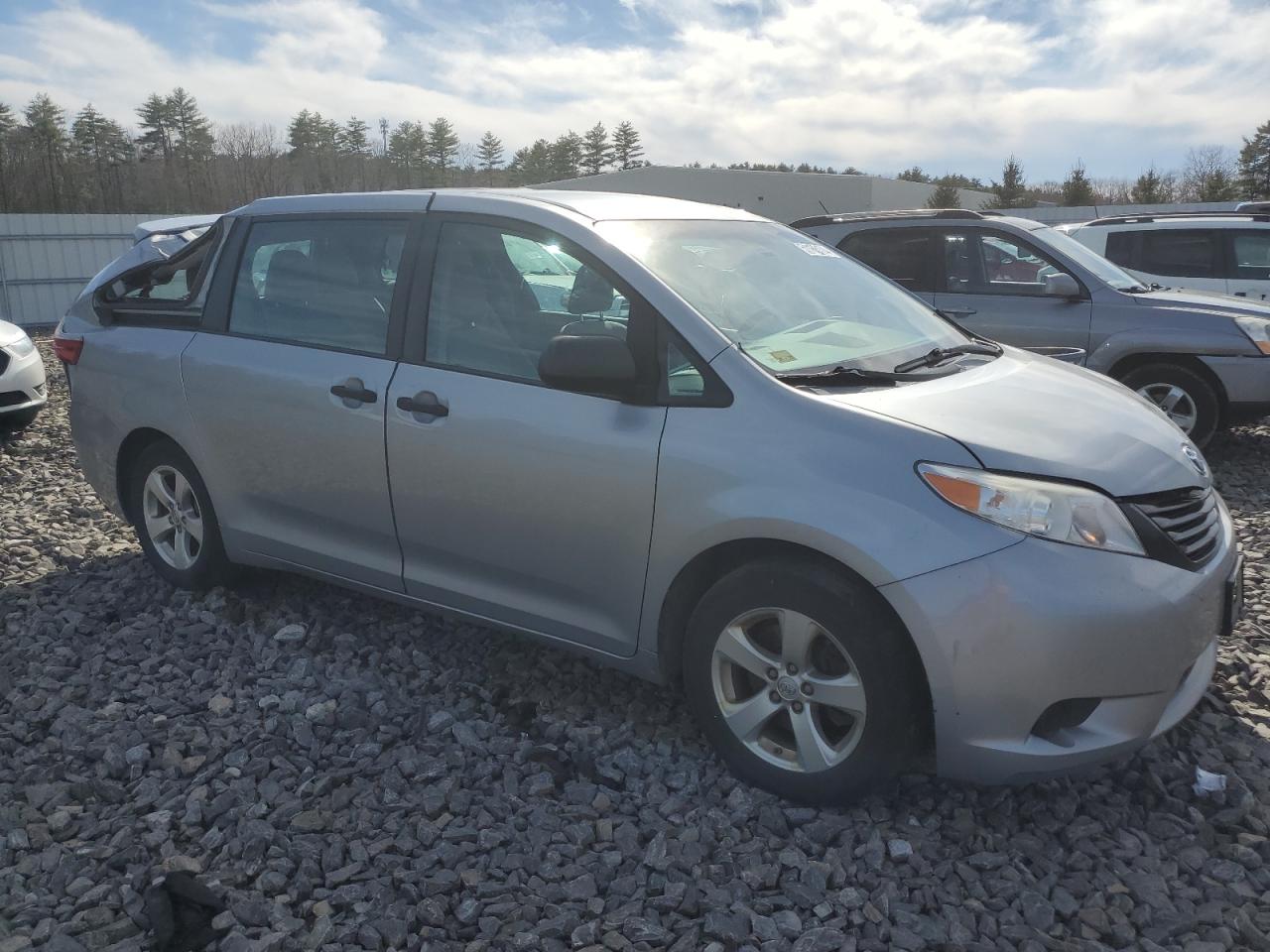 5TDZK3DC6FS625001 2015 Toyota Sienna