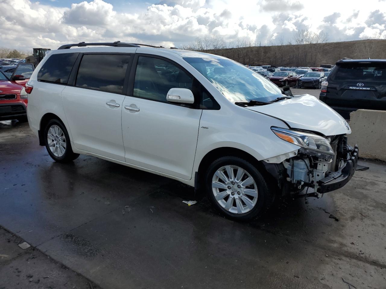 2016 Toyota Sienna Xle vin: 5TDDK3DC1GS138073