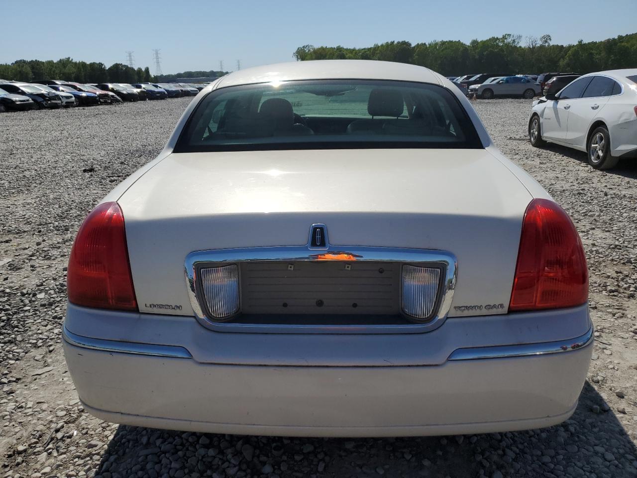 1LNHM83V07Y605575 2007 Lincoln Town Car Designer