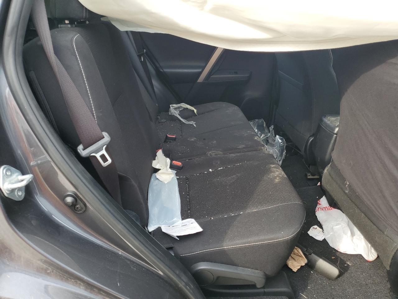 JTMRFREV9HD212981 2017 Toyota Rav4 Xle