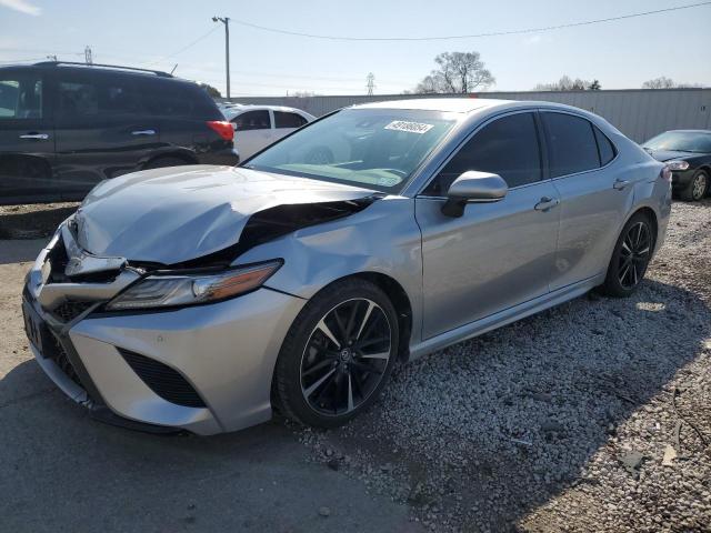Lot #2508290235 2018 TOYOTA CAMRY XSE salvage car