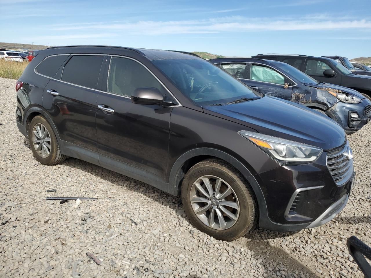 2017 Hyundai Santa Fe Se vin: KM8SMDHF4HU220111