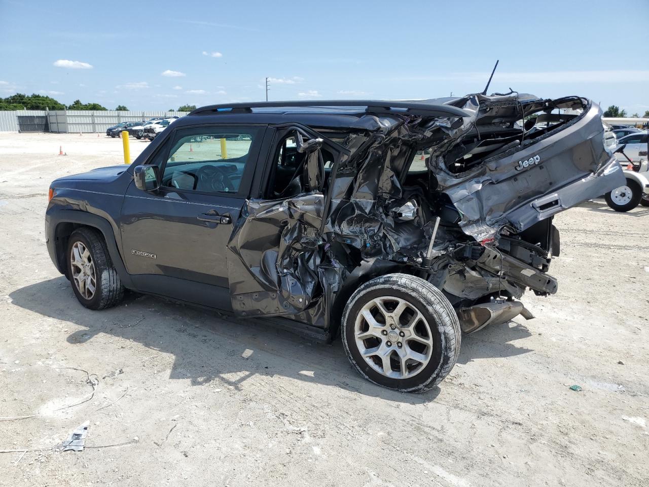 2018 Jeep Renegade Latitude vin: ZACCJABB6JPG80206