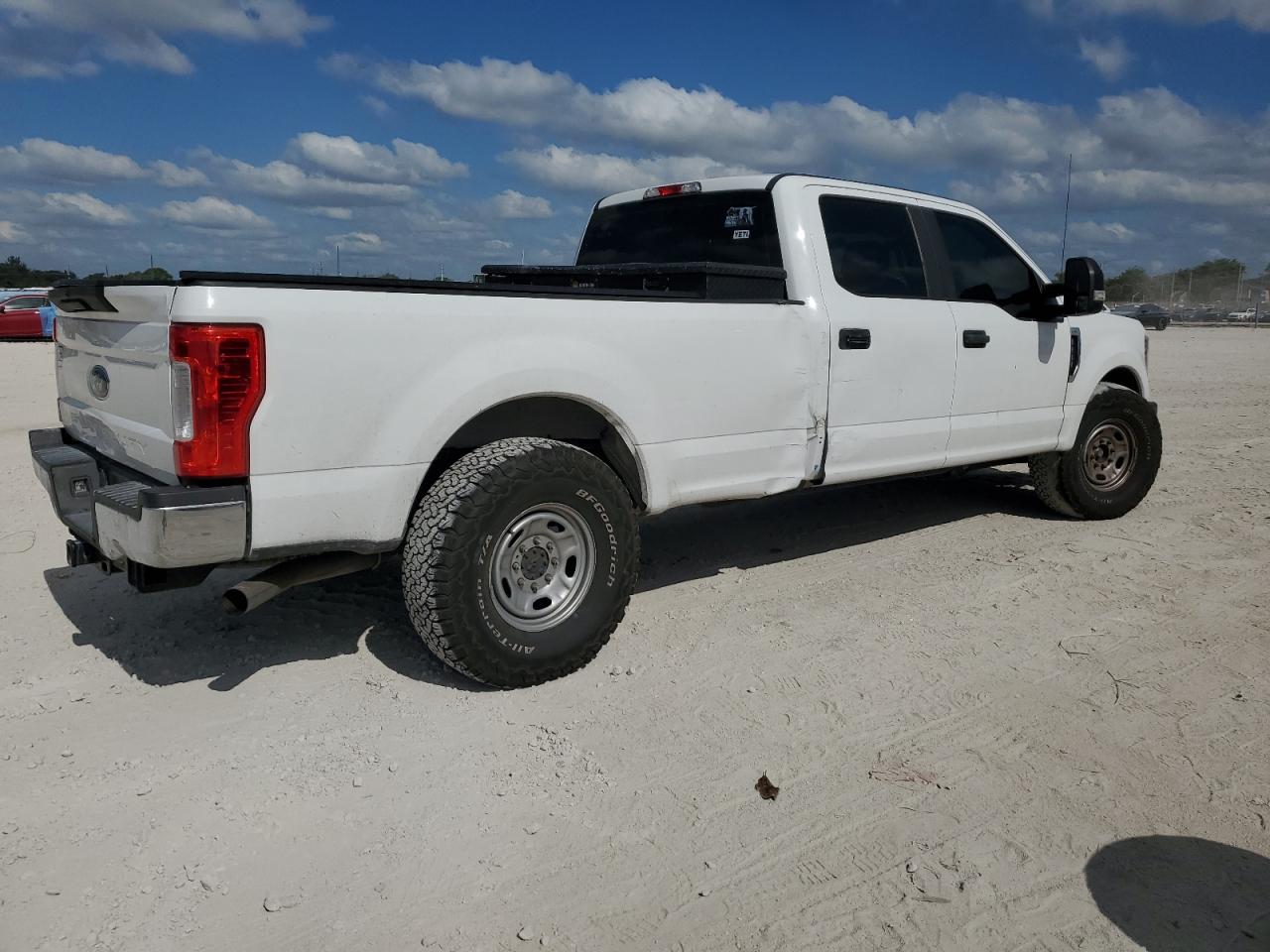 2018 Ford F250 Super Duty vin: 1FT7W2A65JEC05040