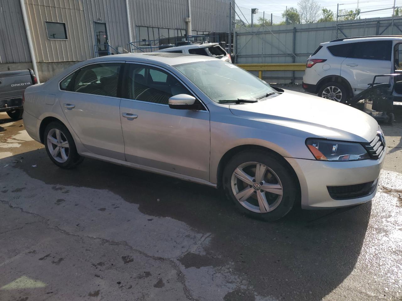 2013 Volkswagen Passat Se vin: 1VWBP7A30DC015623