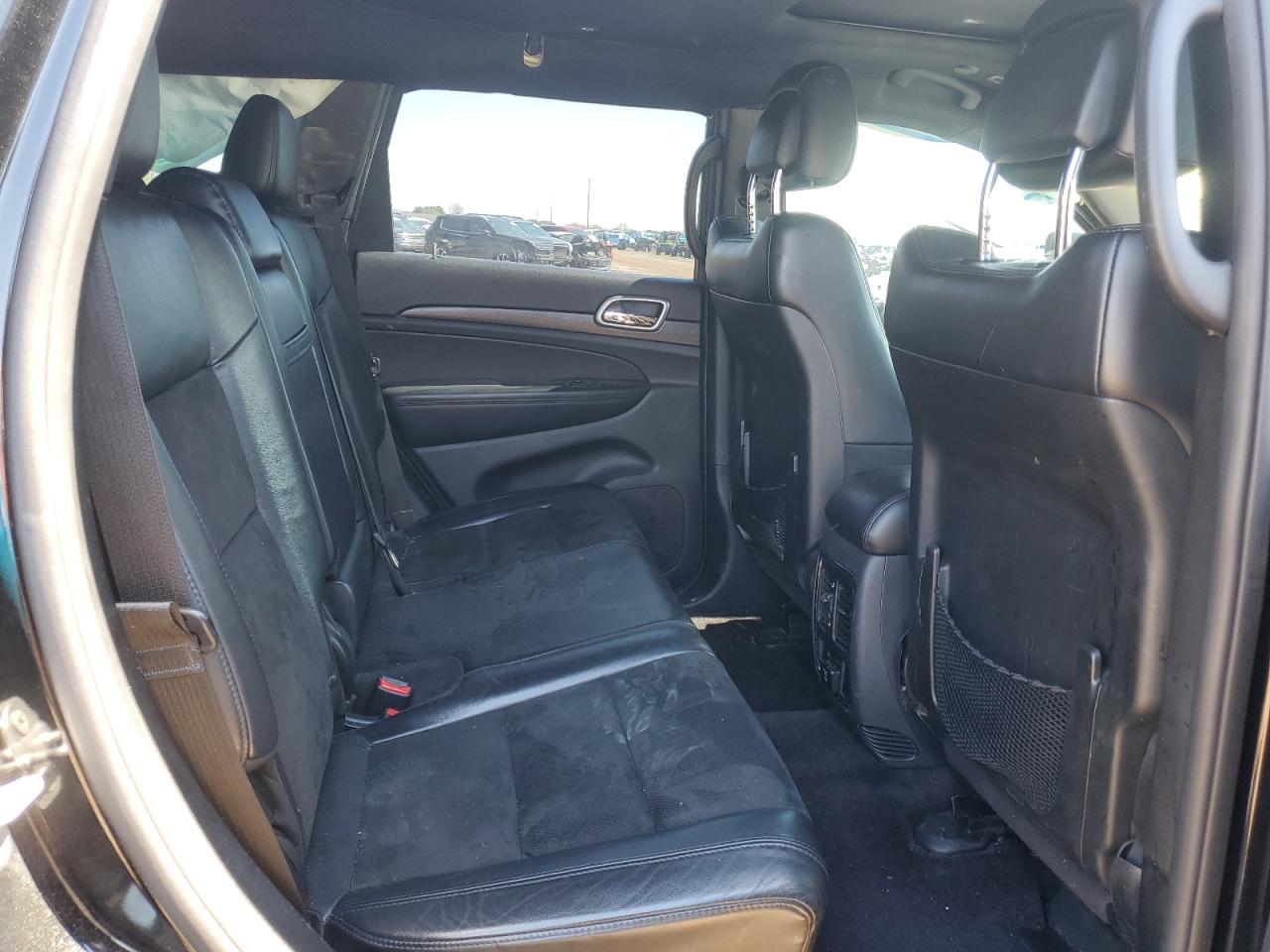 1C4RJFAG8JC465001 2018 Jeep Grand Cherokee Laredo