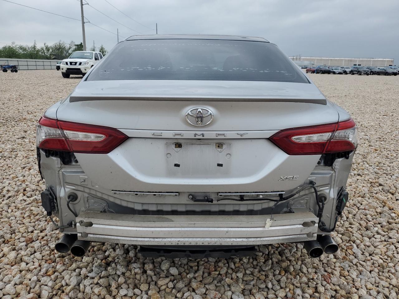 4T1B61HK9JU095716 2018 Toyota Camry Xse