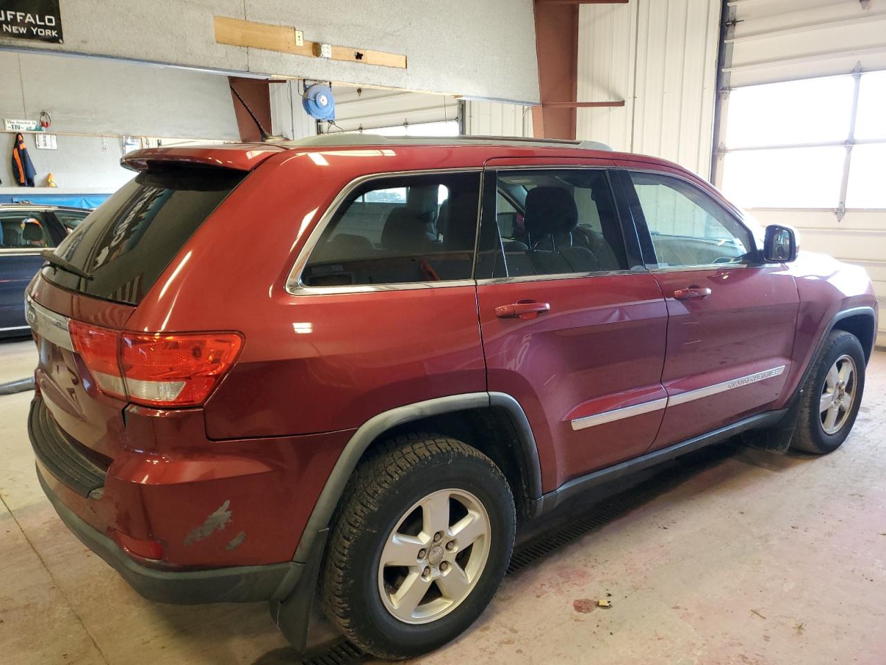 1C4RJFAG2CC189000 2012 Jeep Grand Cherokee Laredo
