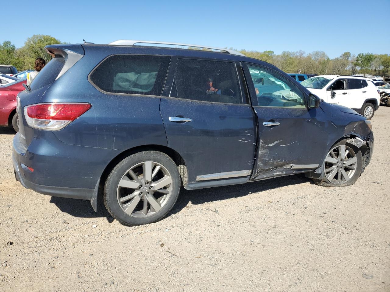 5N1AR2MN7FC668604 2015 Nissan Pathfinder S