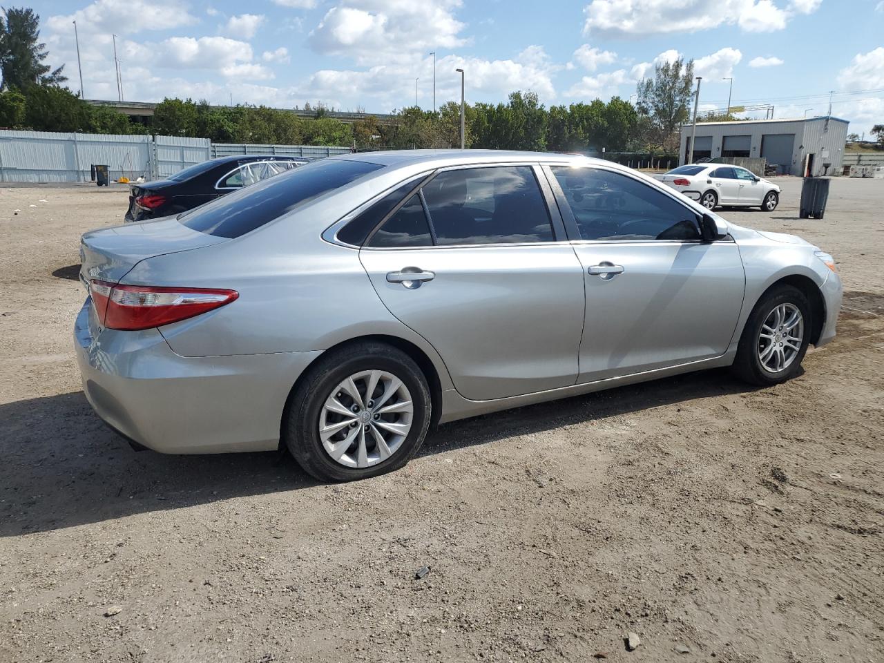 2018 Toyota Camry L vin: 4T1B11HK4JU623242