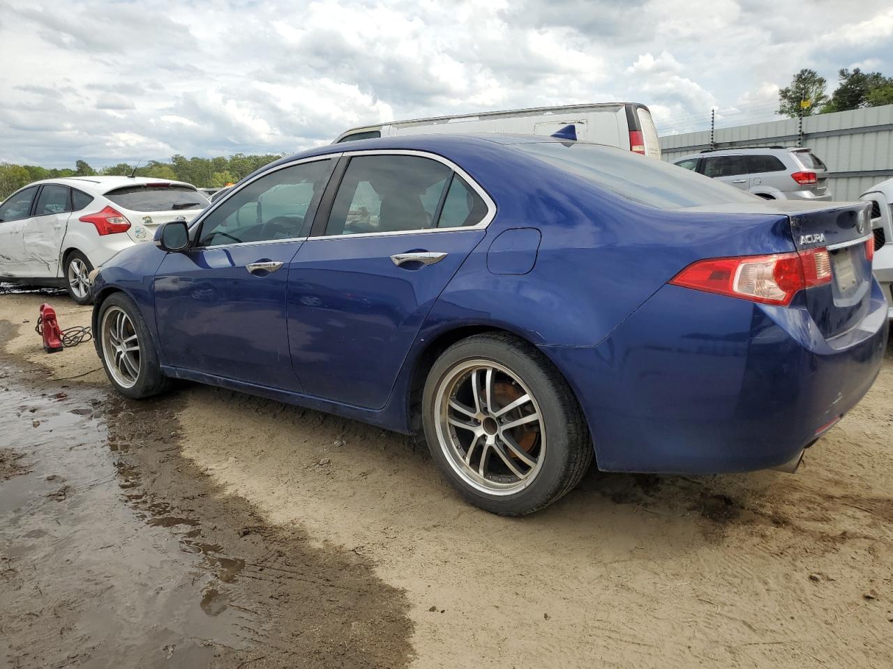 JH4CU2F63BC013477 2011 Acura Tsx