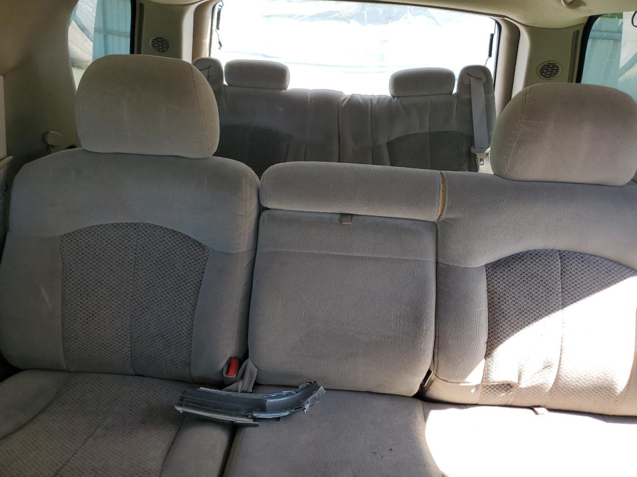 1GNEC13T71J180251 2001 Chevrolet Tahoe C1500