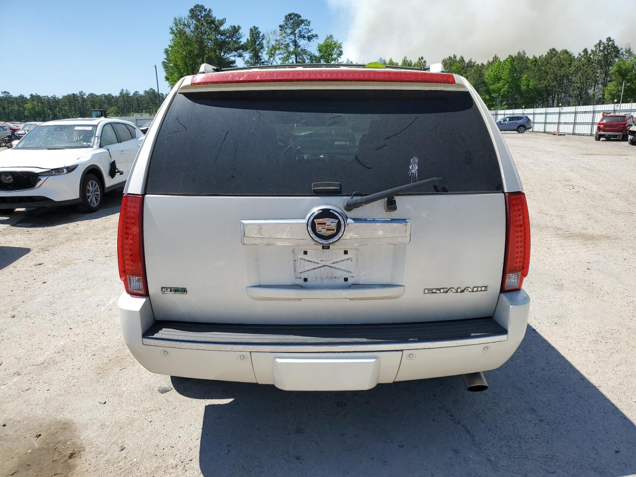 1GYUKCEF8AR149371 2010 Cadillac Escalade Premium