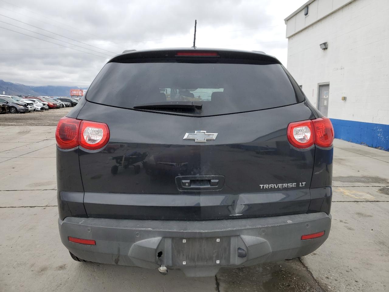 1GNKRGED9BJ247024 2011 Chevrolet Traverse Lt