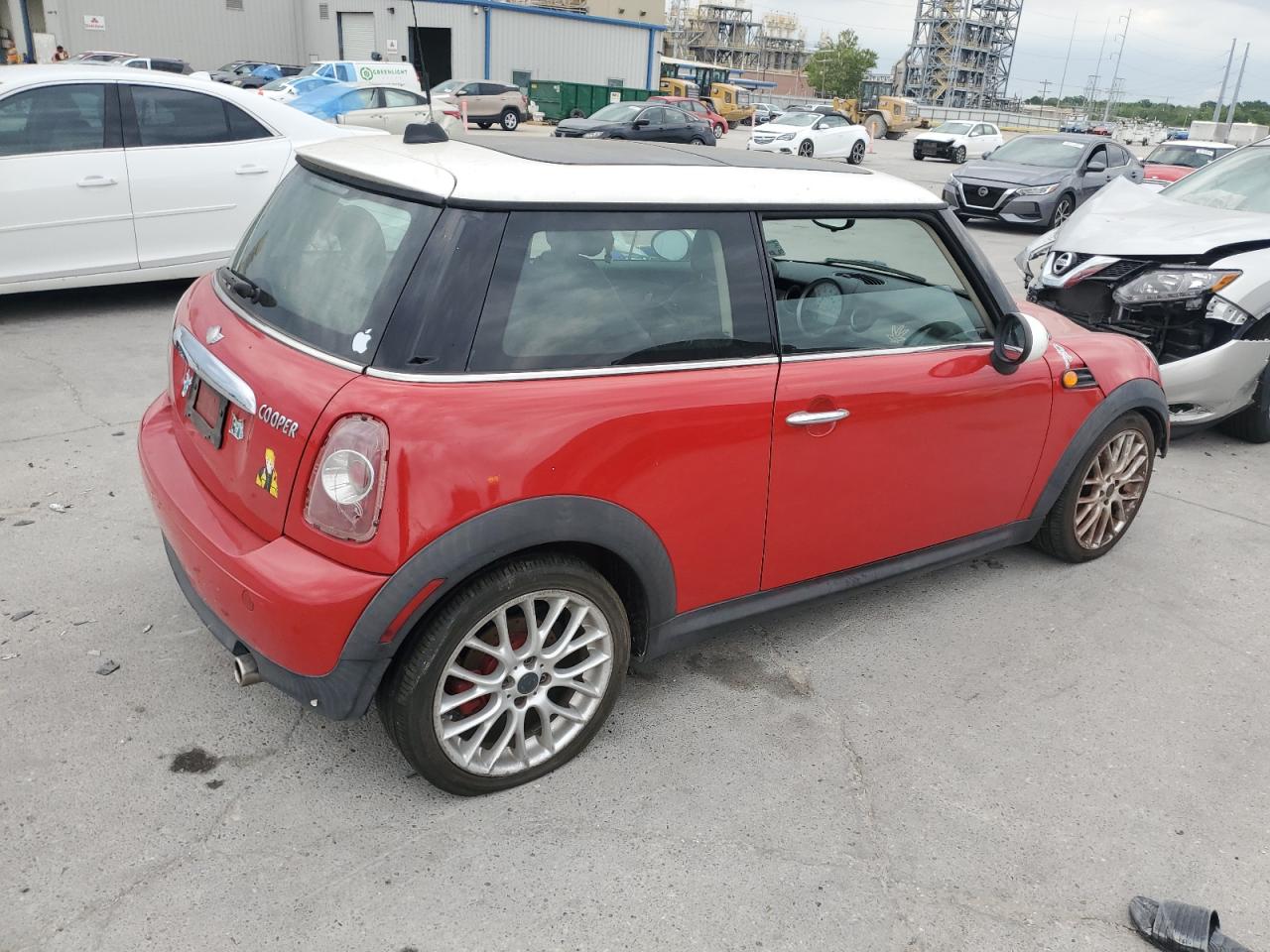 2013 Mini Cooper vin: WMWSU3C51DT690302