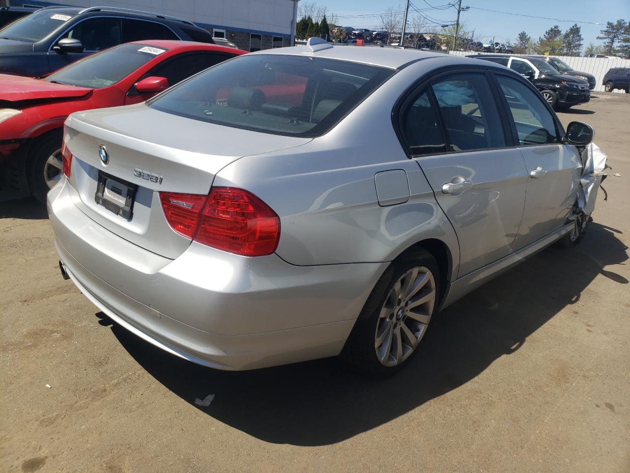 WBAPK7C52BA818946 2011 BMW 328 Xi