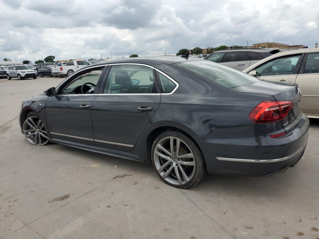 1VWDT7A34HC007129 2017 Volkswagen Passat R-Line