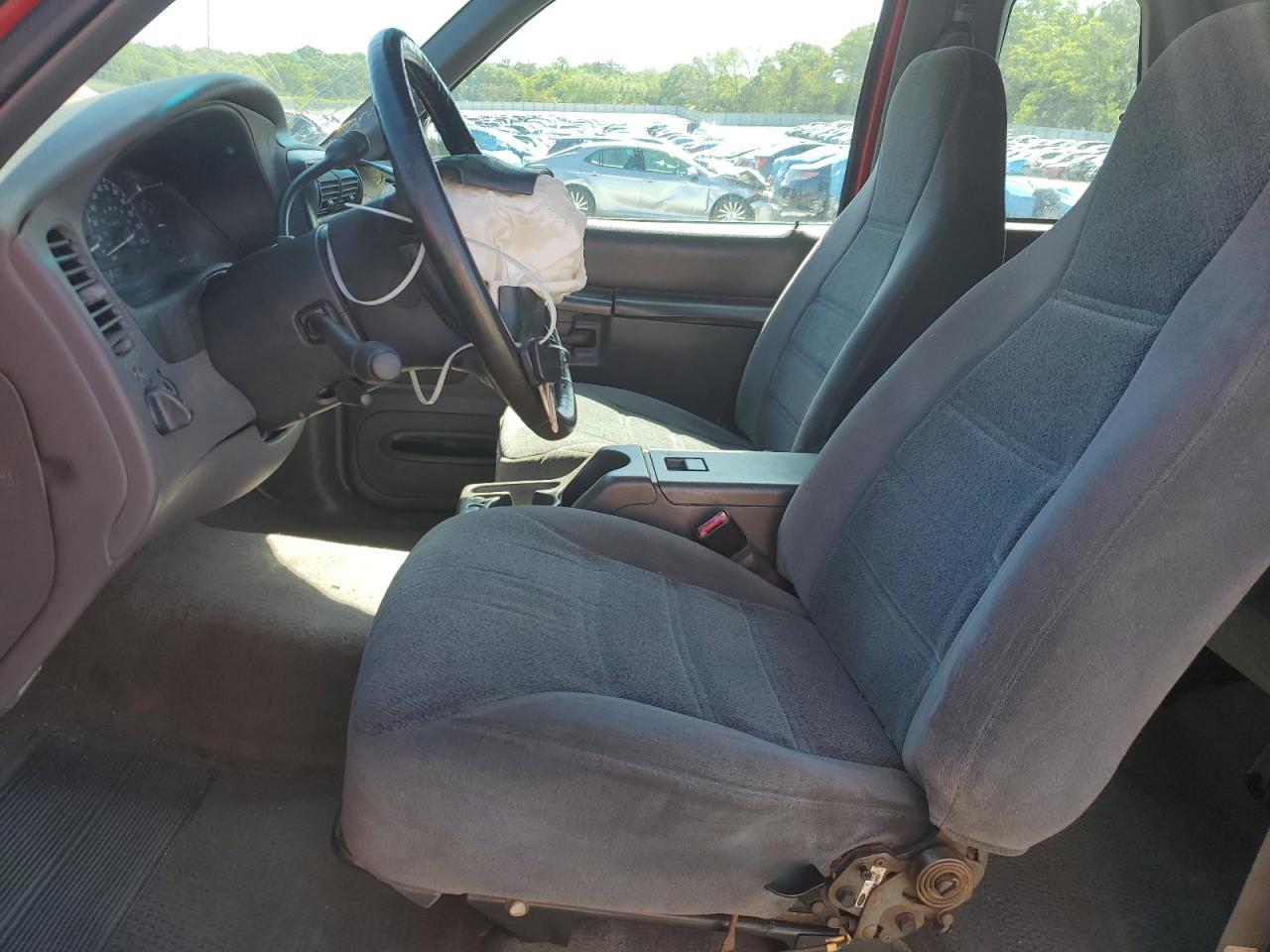 1FMYU22E6XUB58126 1999 Ford Explorer