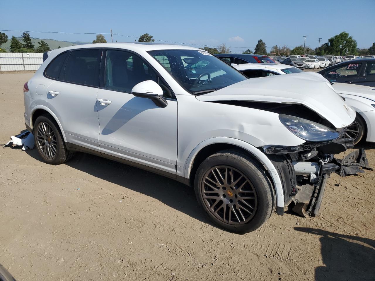 WP1AA2A26HKA80318 2017 Porsche Cayenne