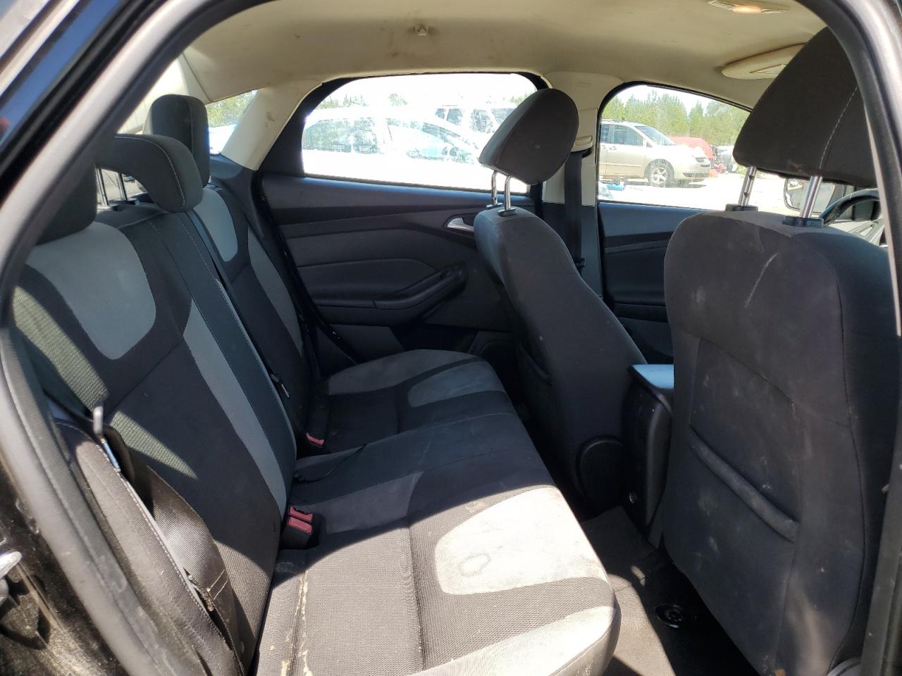 1FADP3F2XEL353655 2014 Ford Focus Se