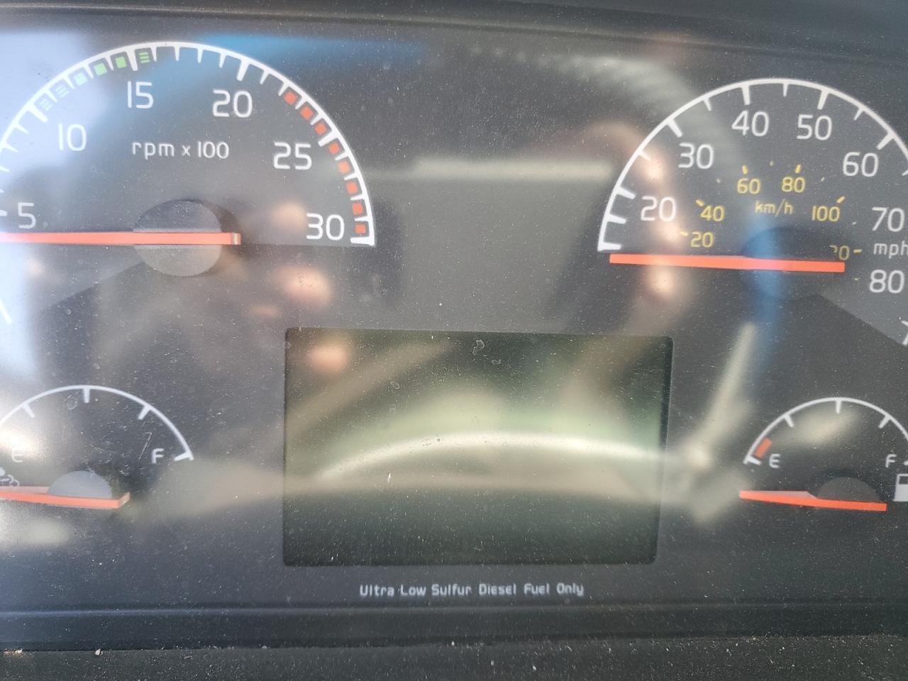 4V4NC9EH2FN187533 2015 Volvo Vn Vnl