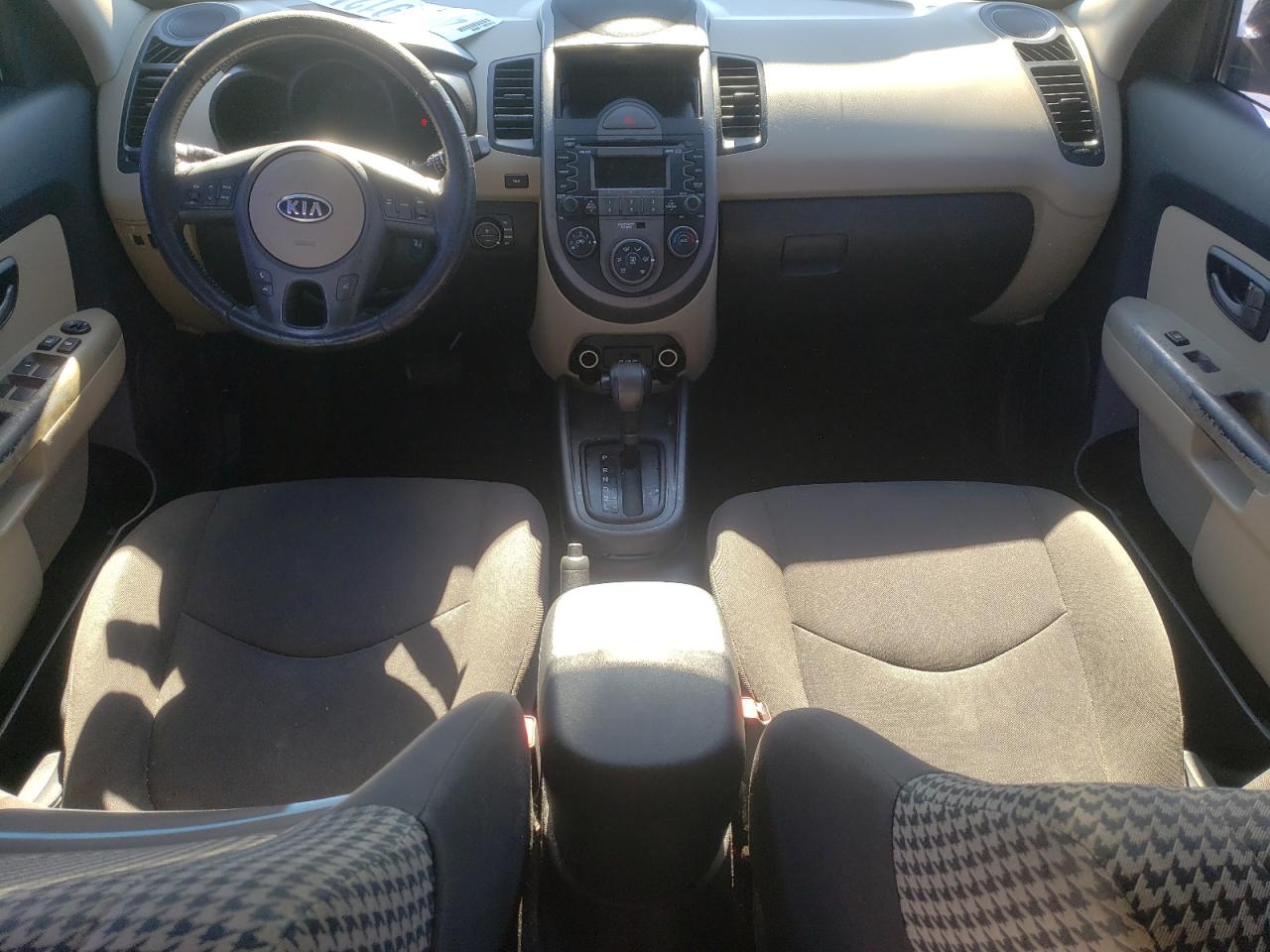 KNDJT2A29A7087669 2010 Kia Soul +