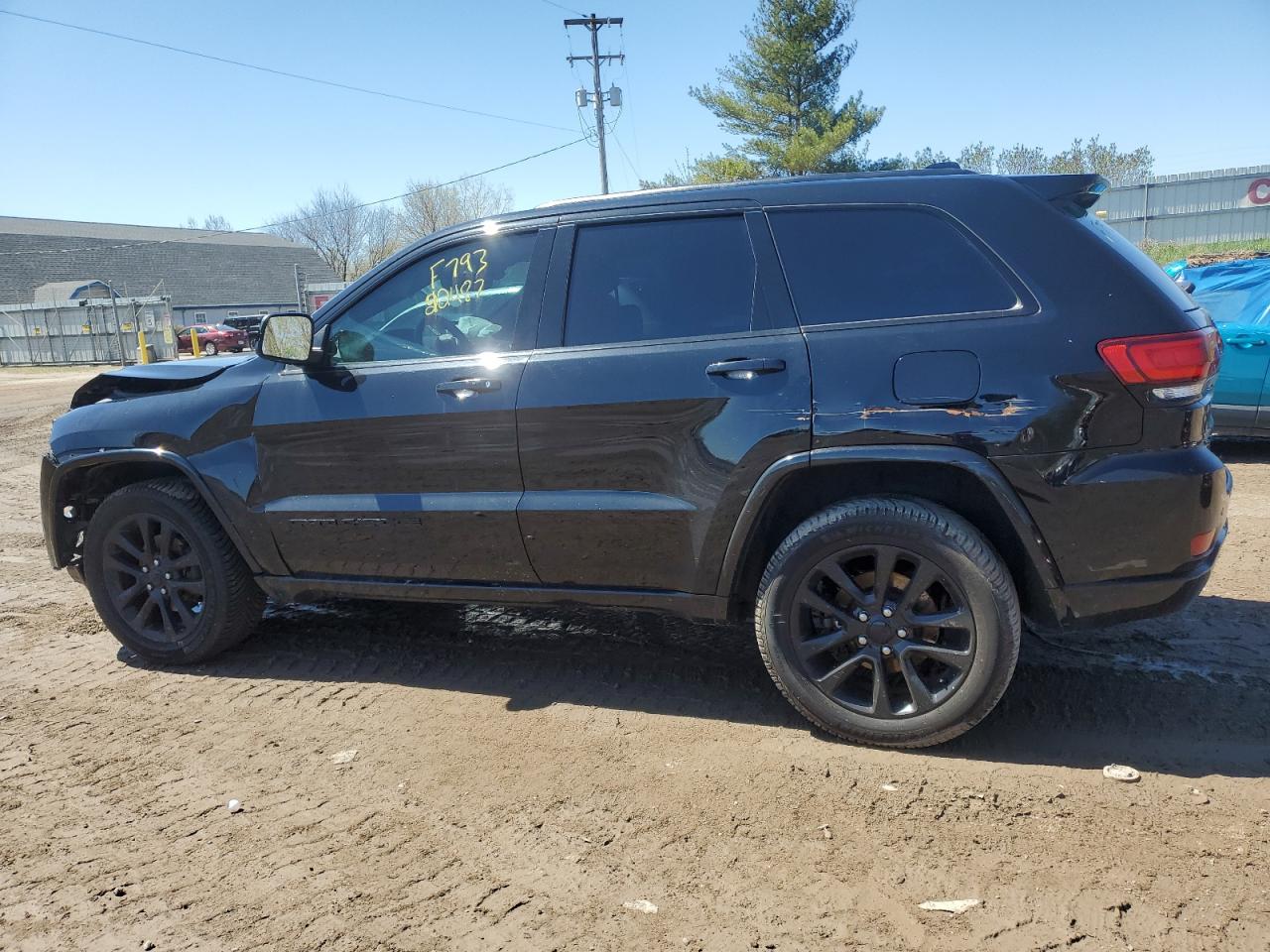 1C4RJFAG8JC465001 2018 Jeep Grand Cherokee Laredo