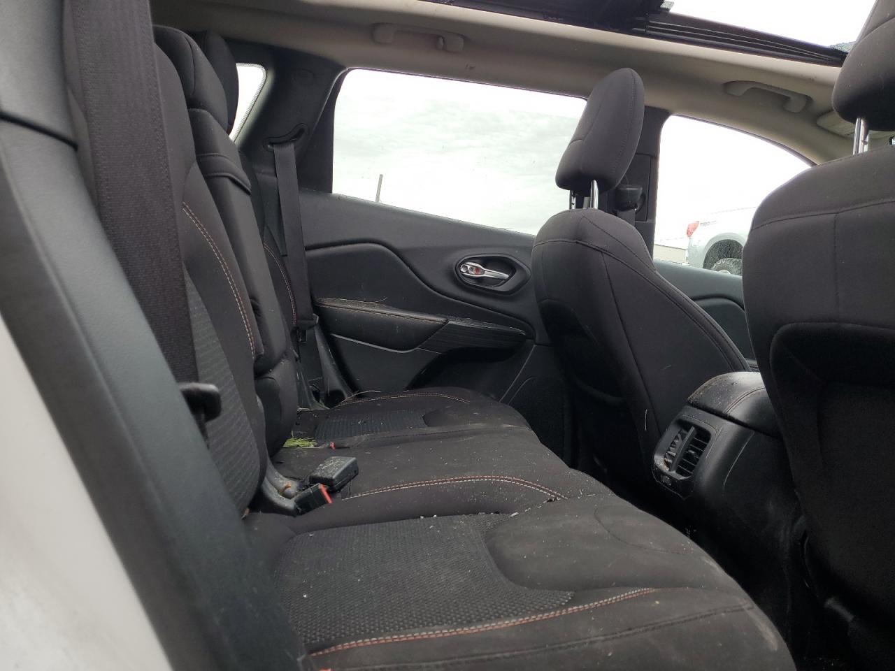 1C4PJMCS1GW268305 2016 Jeep Cherokee Latitude