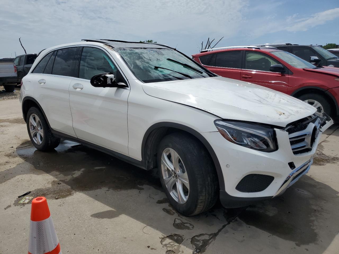 2018 Mercedes-Benz Glc 300 vin: WDC0G4JB4JV050546